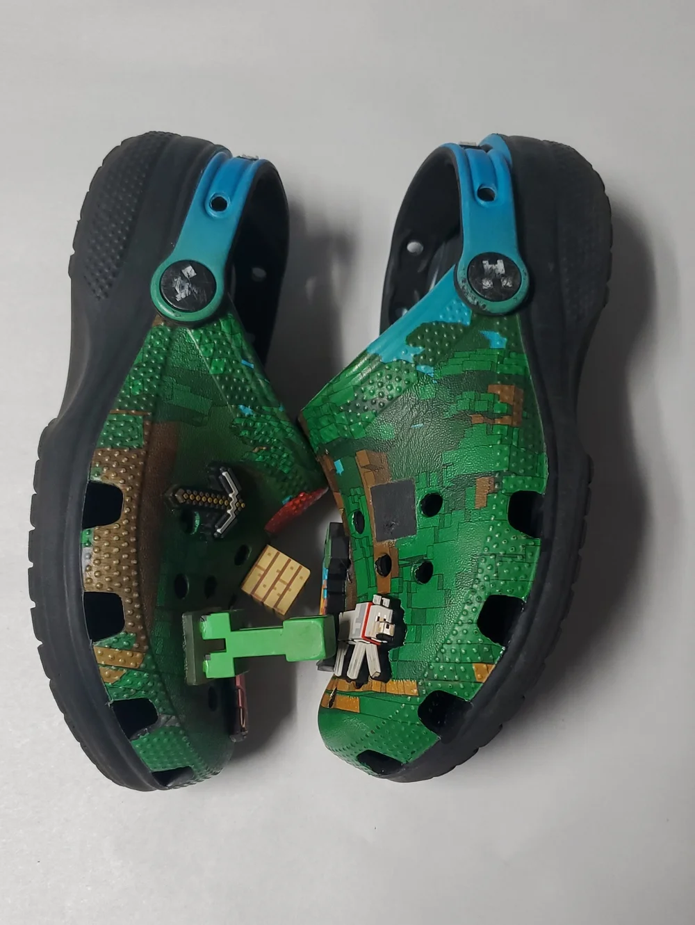CROCS Classic Minecraft Kids Clogs Size 13 Gaming Casual School